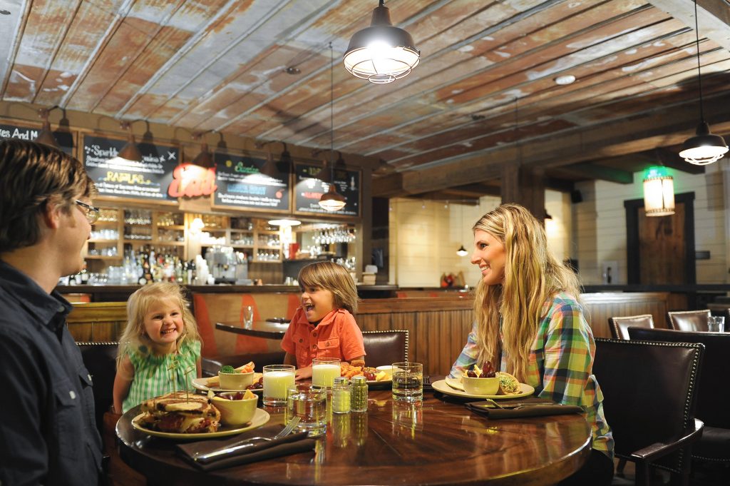 FamilyBarnDining-DSC_2224