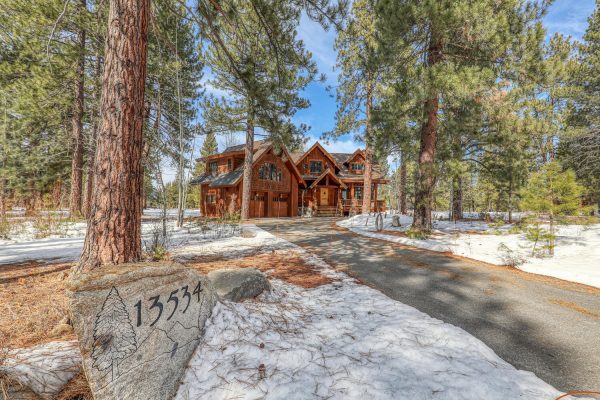13534 Fairway Dr Truckee CA-large-041-005-Exterior Front-1500x1000-72dpi