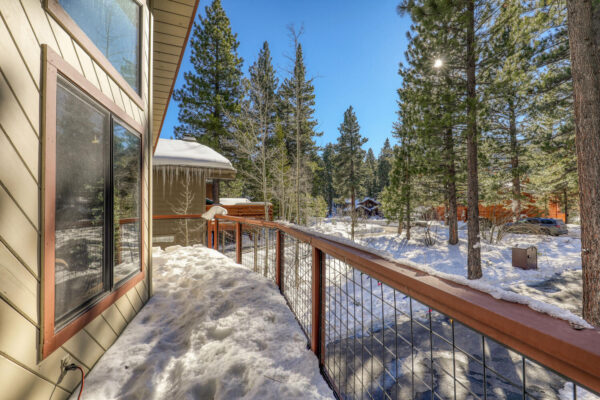 1338 Indian Hills Truckee CA-large-018-036-Front Deck-1500x1000-72dpi