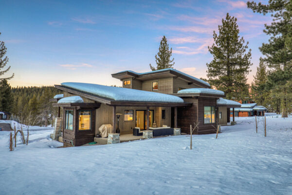 11169 Henness Rd Truckee CA-large-003-047-Winter Exterior-1500x1000-72dpi