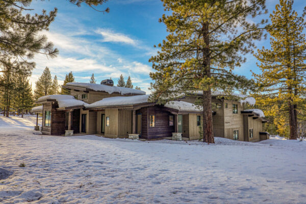 11169 Henness Rd Truckee CA-large-044-046-Winter Exterior-1500x1000-72dpi