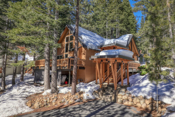12540 Lausanne Way Truckee CA-large-001-008-Exterior-1500x1000-72dpi