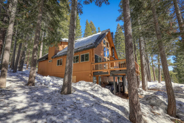 12540 Lausanne Way Truckee CA-large-006-011-Exterior-1500x1000-72dpi