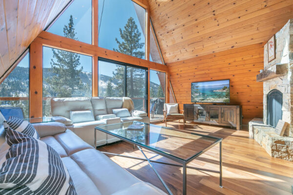 14470 E Reed Ave Truckee CA-large-012-030-Living Room-1500x1000-72dpi