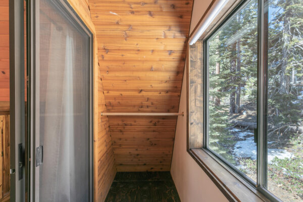 14470 E Reed Ave Truckee CA-large-032-036-Bedroom One-1500x1000-72dpi