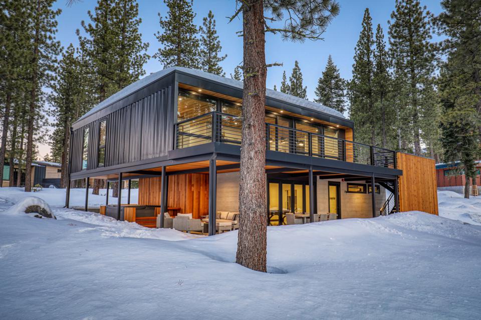 Forbes Feature:<br></noscript>Container House In Tahoe Lists For Sale As Mountain Modularity Takes Off