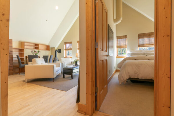 10770 Donner Pass Rd Truckee-large-015-011-Bedroom Entry-1500x1000-72dpi