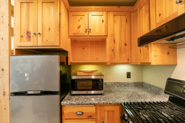 10770 Donner Pass Rd Truckee-large-022-029-Kitchen-1500x1000-72dpi