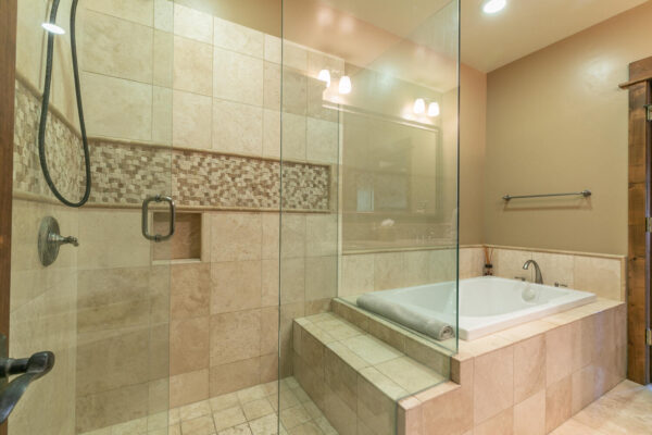 12508 Villa Ct Truckee CA-large-026-024-Bathroom Two-1500x1000-72dpi
