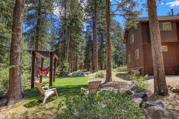 10500 Lenelle Ln Truckee CA-large-006-004-Exterior-1500x1000-72dpi