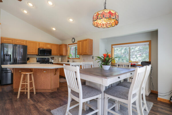 10500 Lenelle Ln Truckee CA-large-017-019-Dining Room-1500x1000-72dpi