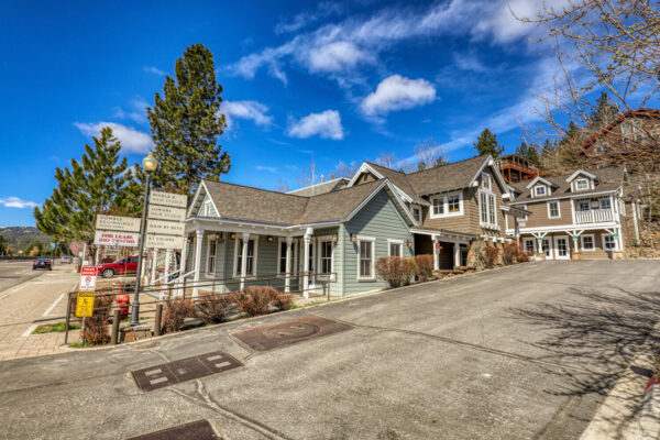 10250 Donner Pass Rd Truckee-large-002-012-Exterior-1500x1000-72dpi