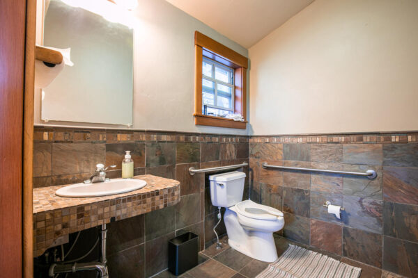 10250 Donner Pass Rd Truckee-large-048-054-Unit 5-1500x1000-72dpi