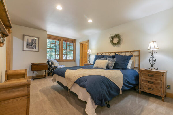 8441 Lahontan Dr Truckee CA 96161 USA-028-028-Bedroom Two-MLS_Size