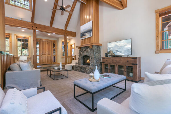 8441 Lahontan Dr Truckee CA 96161 USA-043-042-Living Room-MLS_Size