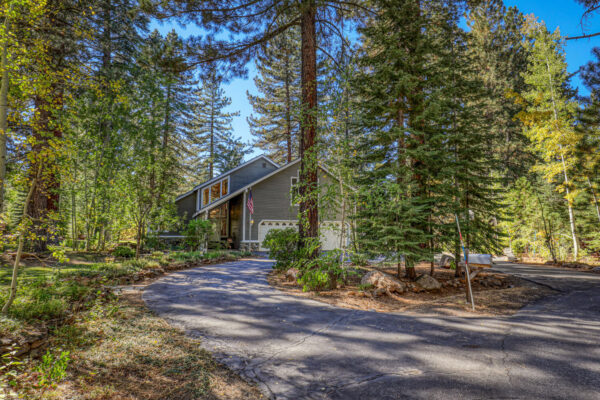 10300 Pine Cone Dr Truckee CA-large-007-038-Exterior-1500x1000-72dpi