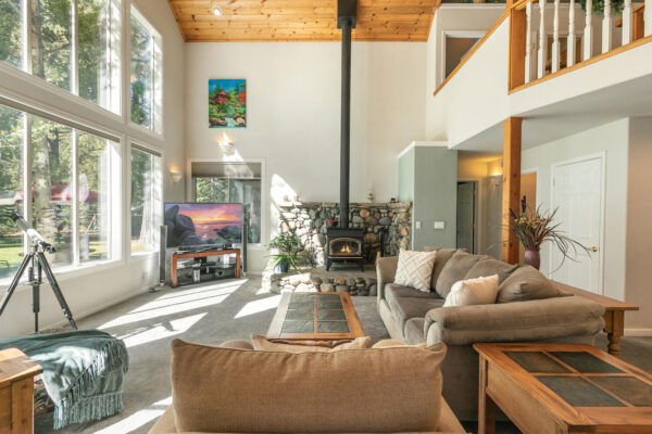 10300 Pine Cone Dr Truckee CA-large-011-020-Living Room-1500x1000-72dpi