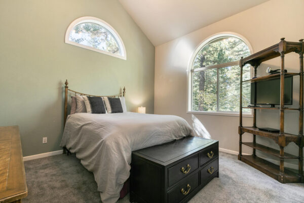 10300 Pine Cone Dr Truckee CA-large-028-006-Bedroom Two-1498x1000-72dpi