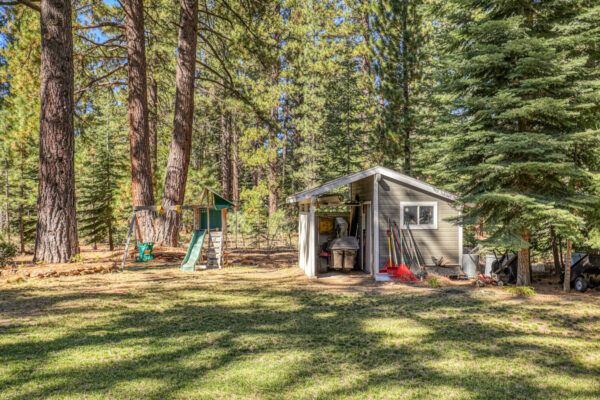 10300 Pine Cone Dr Truckee CA-large-036-025-Exterior-1500x1000-72dpi
