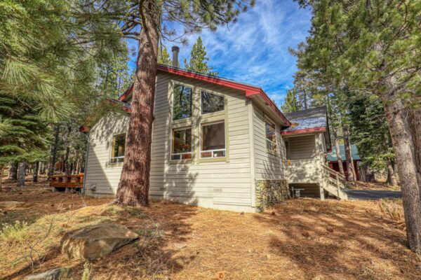 11525 Chalet Rd Truckee CA-large-003-026-Exterior-1500x1000-72dpi