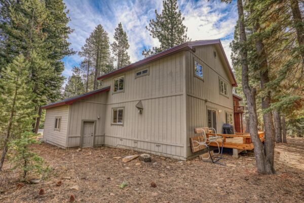 11525 Chalet Rd Truckee CA-large-010-035-Exterior-1500x1000-72dpi