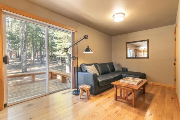 11525 Chalet Rd Truckee CA-large-025-021-Lounge-1498x1000-72dpi