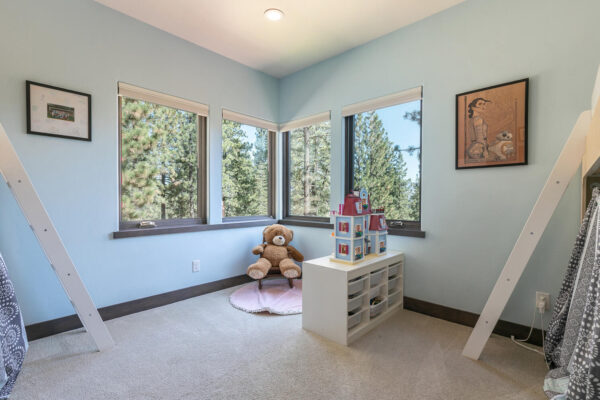 11863 Coburn Dr Truckee CA-large-038-009-Bedroom Two-1494x1000-72dpi