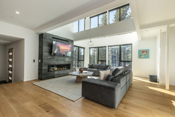 11724 Sierra Drive, Truckee, CA 96161-6