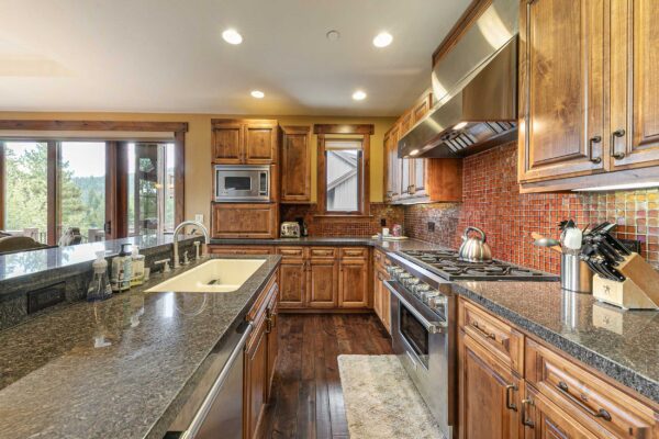 7201 Larkspur Lane, Truckee, CA, 96161-26