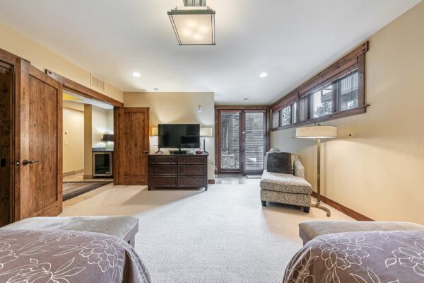 7201 Larkspur Lane, Truckee, CA, 96161-40