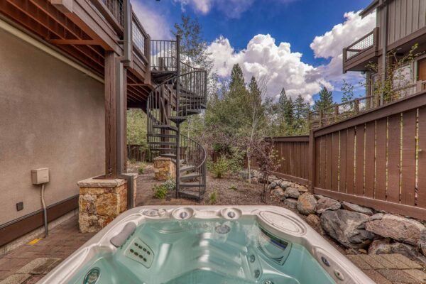7201 Larkspur Lane, Truckee, CA, 96161-7